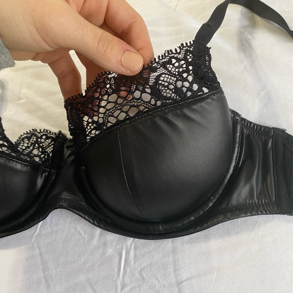 Black lace and faux leather bra - XS/32B